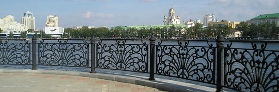 Bờ kè thanh niên (Embankment of Working Youth)