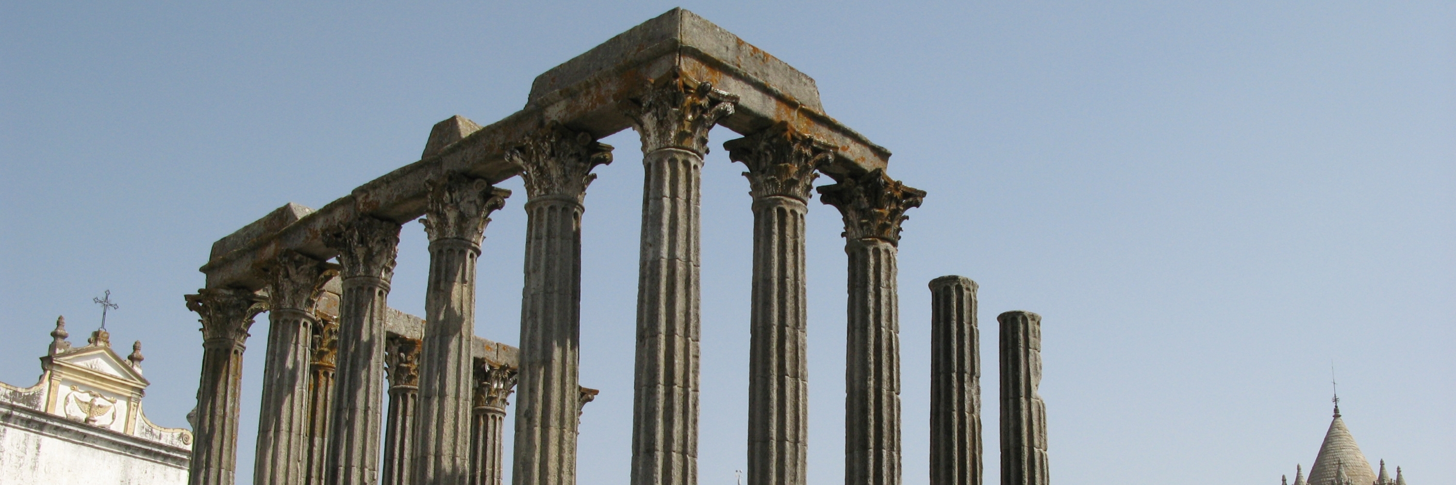 Đền thờ La Mã của Evora (Templo romano de Évora)