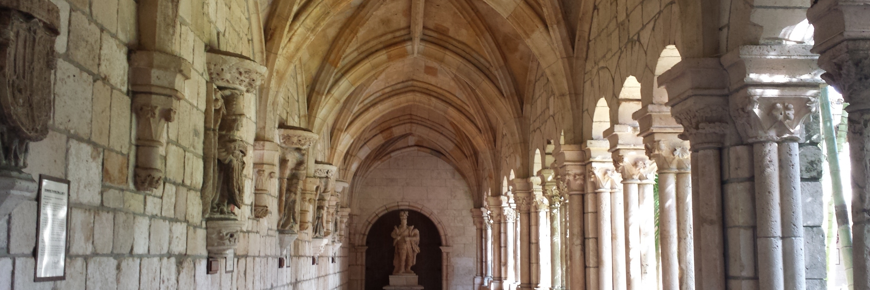 Tu viện Saint Bernard de Clairvaux (Cloisters of the Monastery of Saint Bernard de Clairvaux)