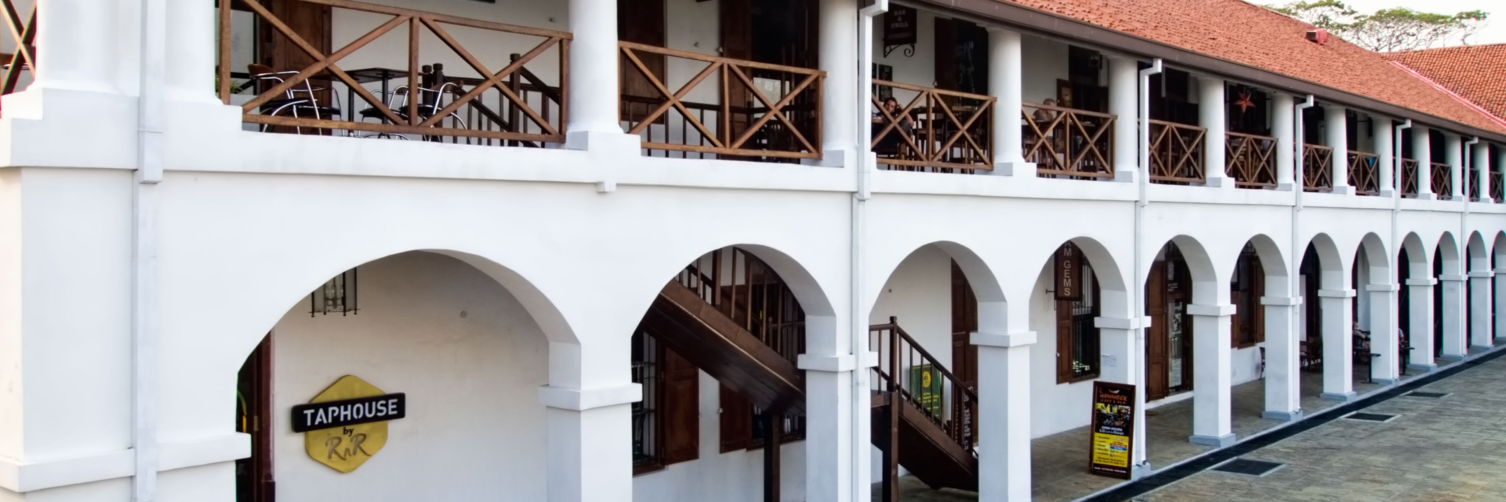 Trung tâm thương mại trên nền bệnh viện Hà Lan cổ (Galle Old Dutch Hospital)