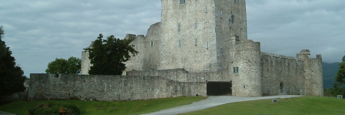 Lâu đài Ballinalacken (Ballinalacken Castle)