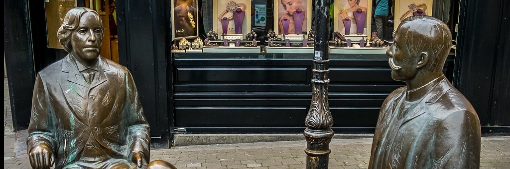 Tượng Oscar Wilde & Eduard Vilde (Oscar Wilde & Eduard Vilde Statue)