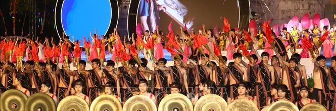 Quảng trường Đại đoàn kết - Festival văn hóa cồng chiêng Tây Nguyên - Pleiku