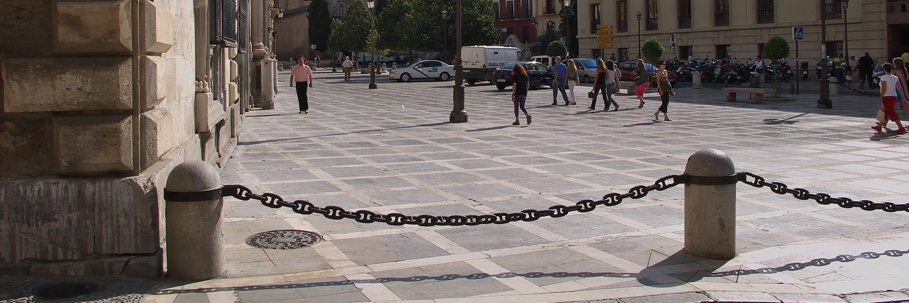 Quãng trường Santa Ana ở Granada (Plaza de Santa Ana)