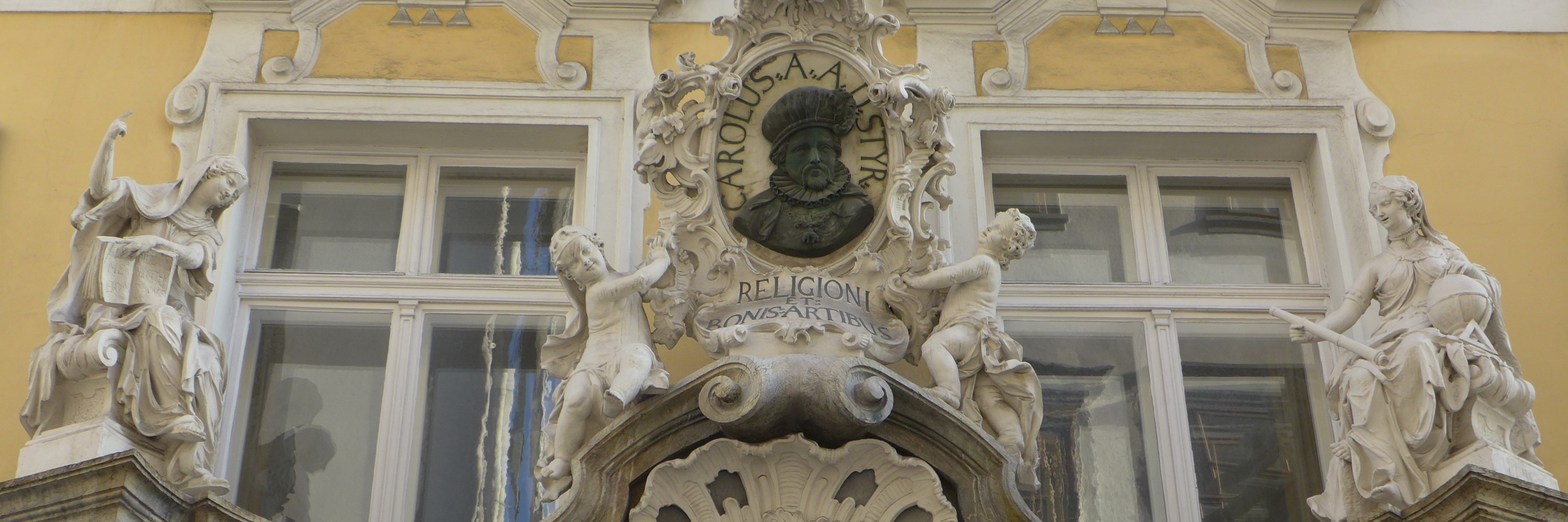 Cung điện Domherrenhof (Domherrenhof)