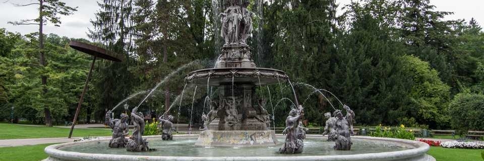 Đài phun nước Kaiser-Franz-Josef-Brunnen (Kaiser-Franz-Josef-Brunnen)