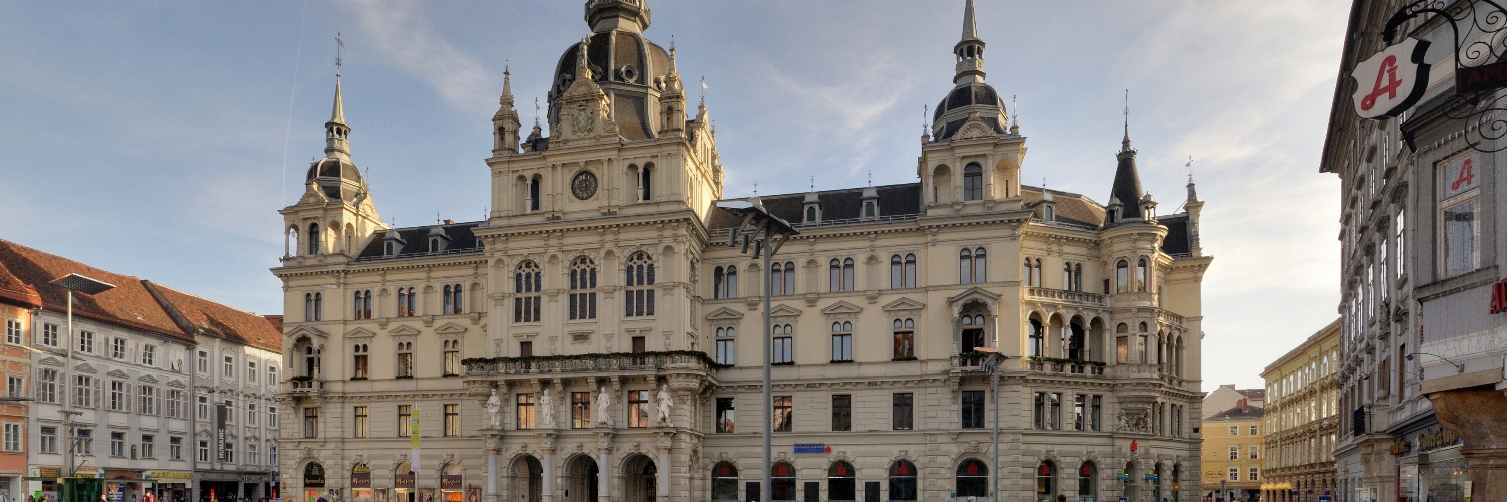 Toà thị chính Rathaus (Rathaus)