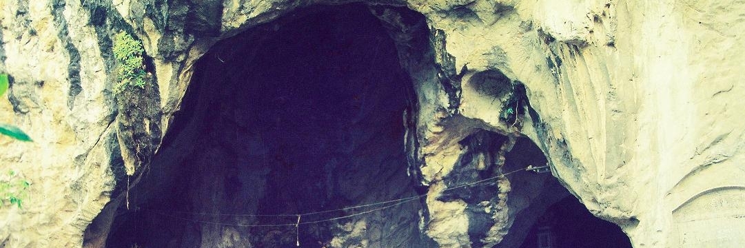Động Kính Chủ (Kinh Chu cave)