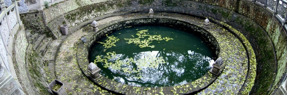 Giếng Ngọc (Pearl Well)
