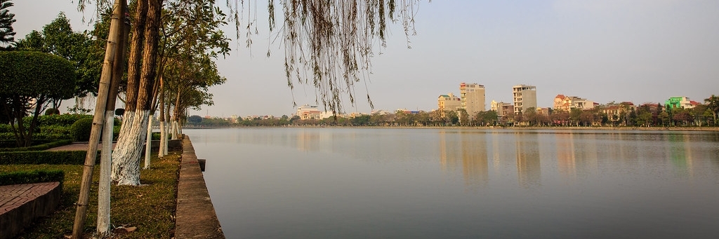 Hồ Bạch Đằng (Bach Dang Lake)