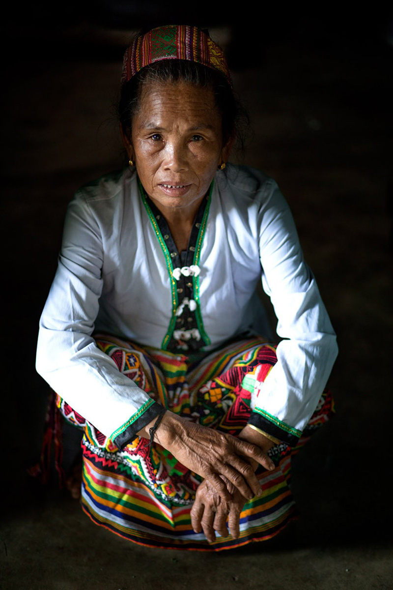 Bộ ảnh chân thực về những dân tộc thiếu số Việt đang dần biến mất