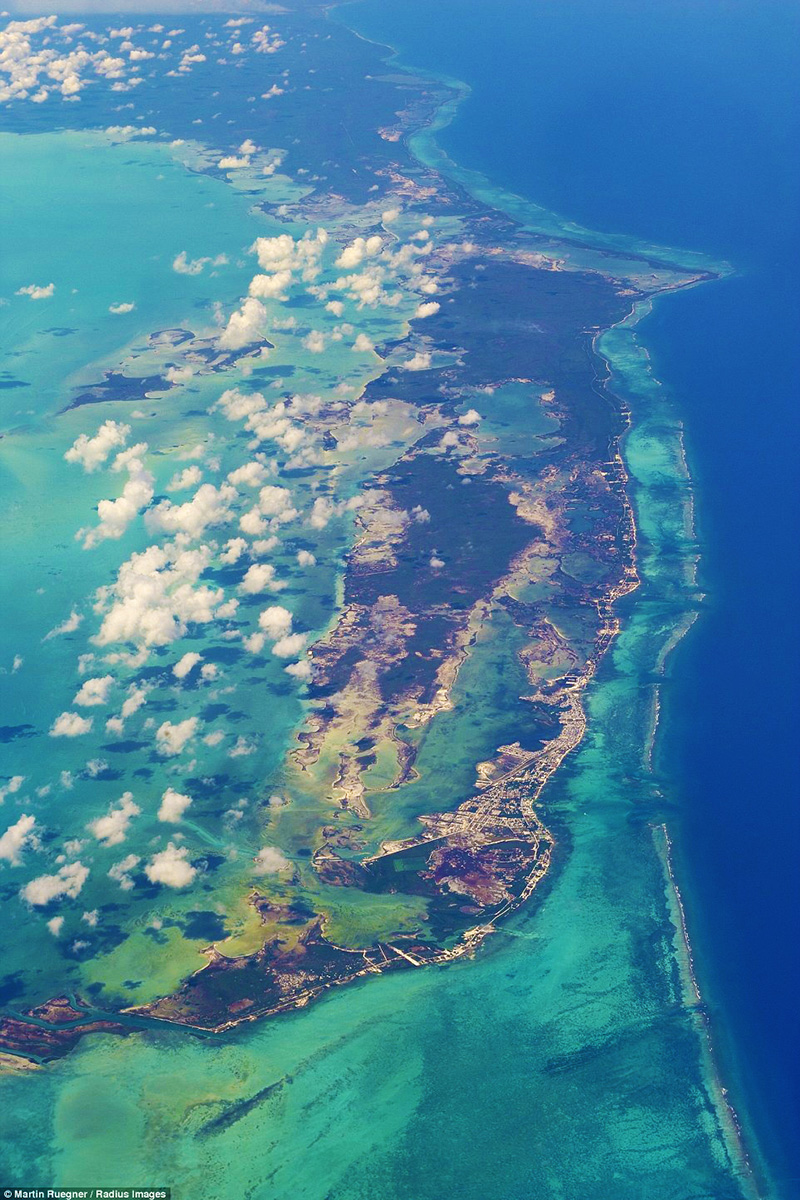 Hé lộ những hình ảnh đầu tiên về hòn đảo của Leonardo DiCaprio