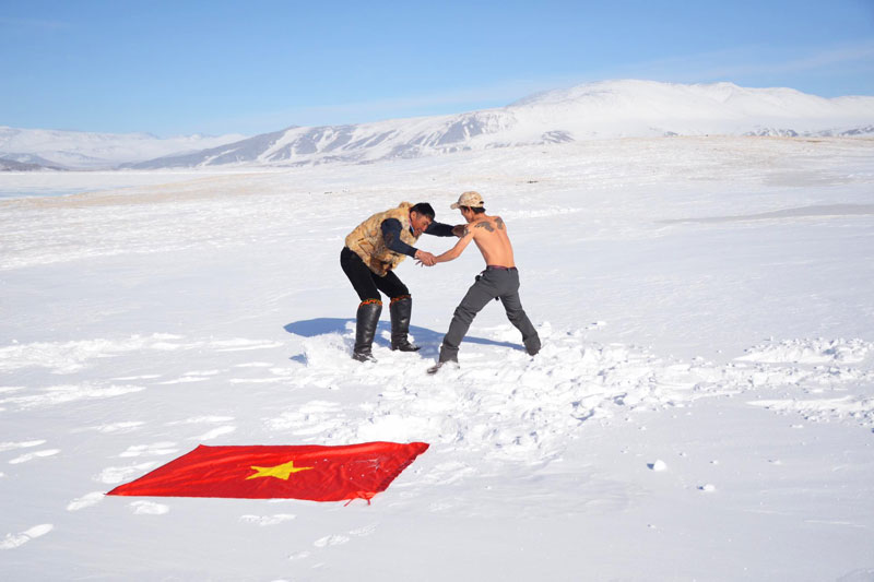 Đoàn thứ 2 - người Việt duy nhất khiến dân phượt xuýt xoa khi chinh phục băng tuyết ở thảo nguyên Mông Cổ thành công