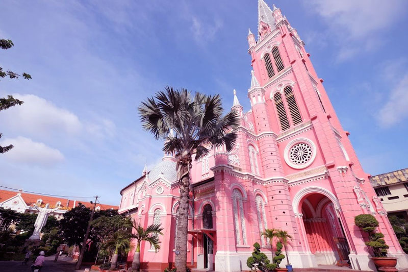 Lang thang những nhà thờ NỔI TIẾNG NHẤT tại Việt Nam