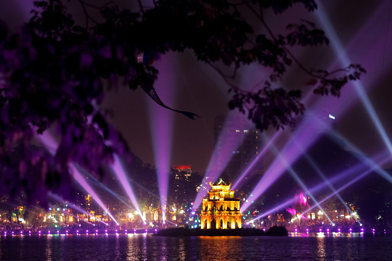 Top địa điểm ở Hà Nội nhất định phải đến vào giáng sinh 2017