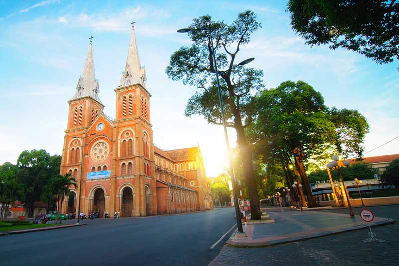 Cùng khám phá địa điểm Nhà thờ chính tòa Đức Bà Sài Gòn tại Hồ Chí ...