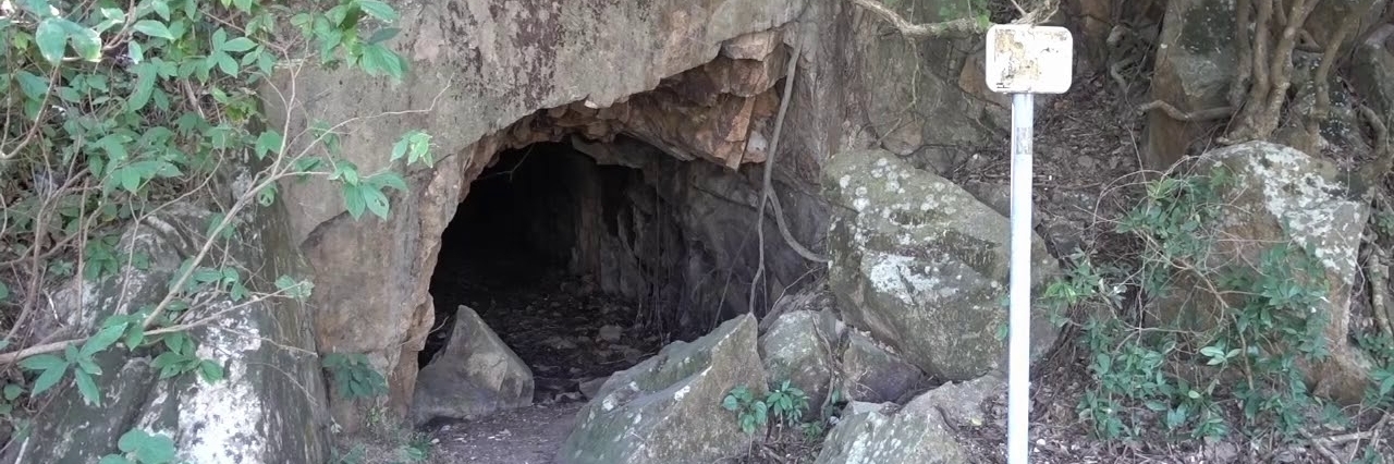 Hang động Kamikaze (Kamikaze Cave)