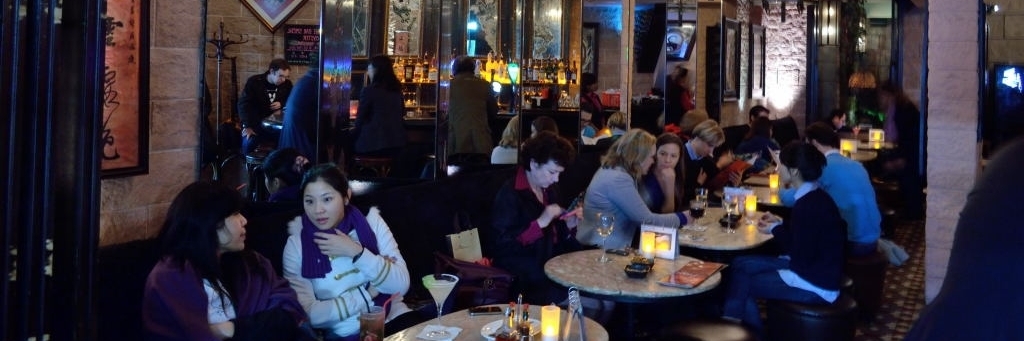 Quán bar café Peak (Peak Cafe Bar)