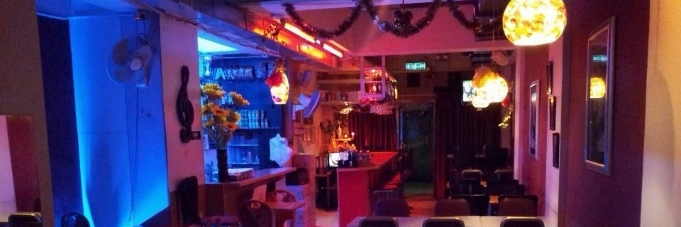 Quán bar Junels Resto (Junels Resto Bar)