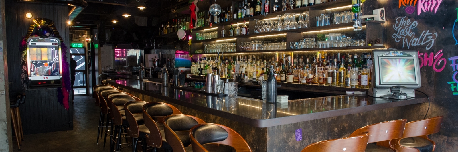Quán bar Pontiac (Pontiac)