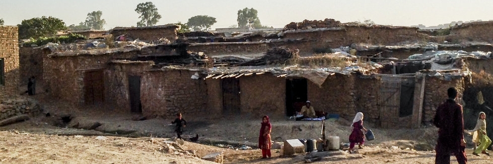 Trại tị nạn Afghanistan (Afghanistan Refugee Camp)