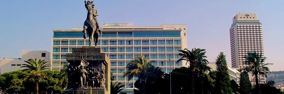 Quảng trường Cộng hòa Izmir (Cumburiyet Square)