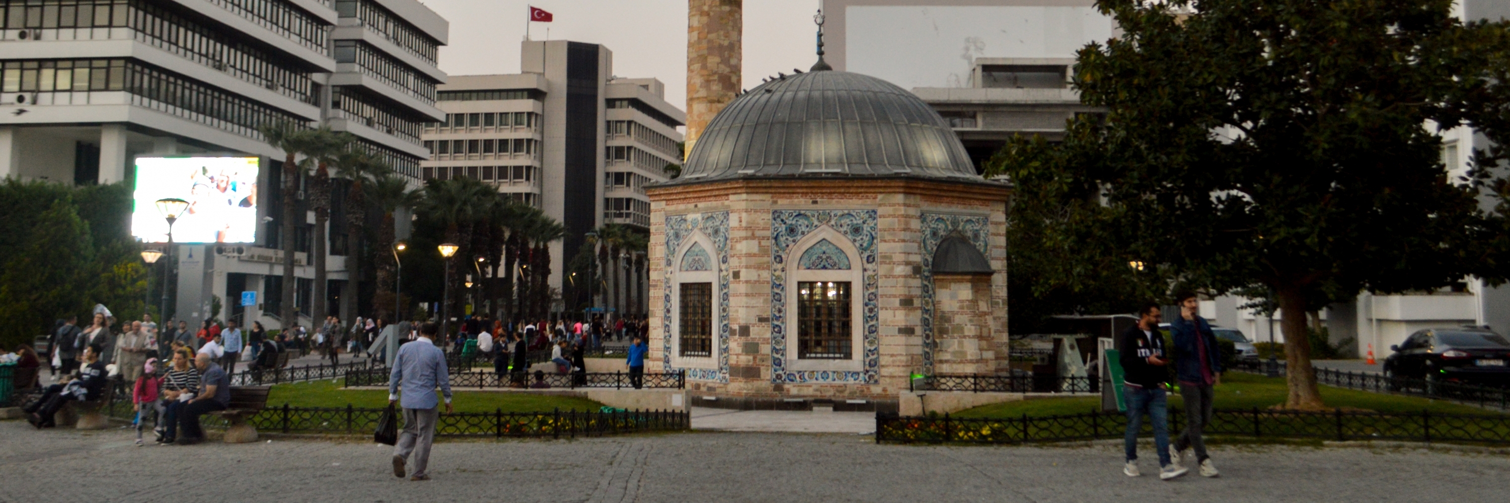 Quảng trường Konak (Konak Square)