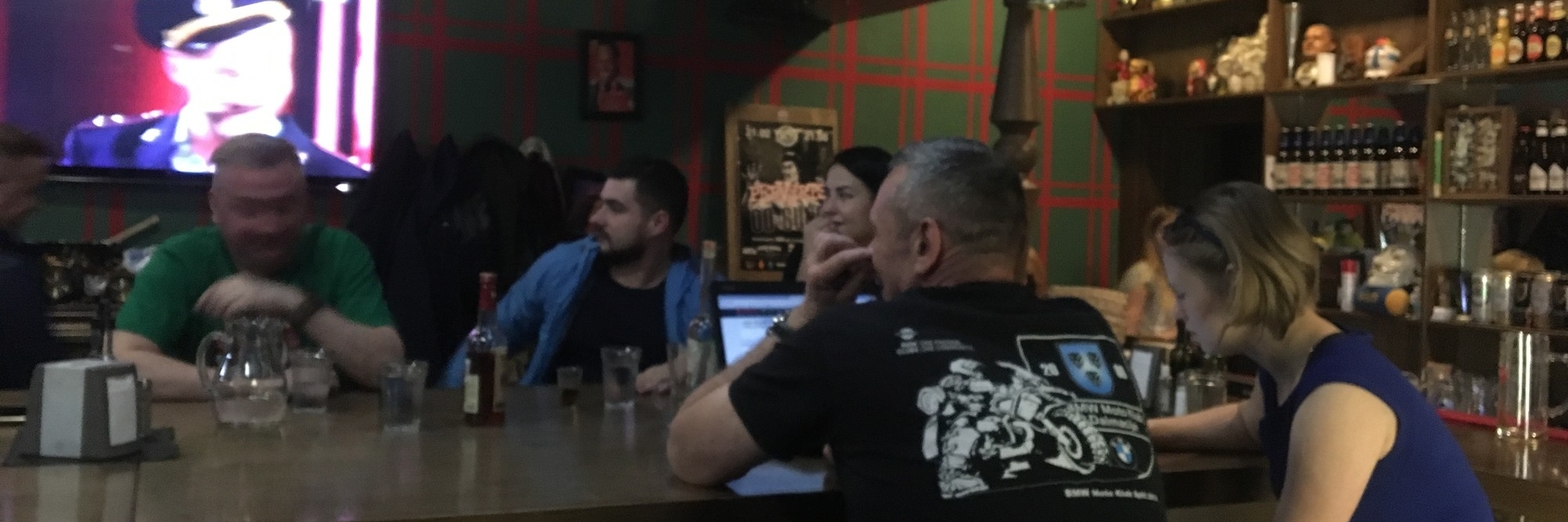 Nhà hàng - Pub Corner