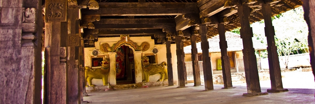 Đền Embekka (Embekka Temple)