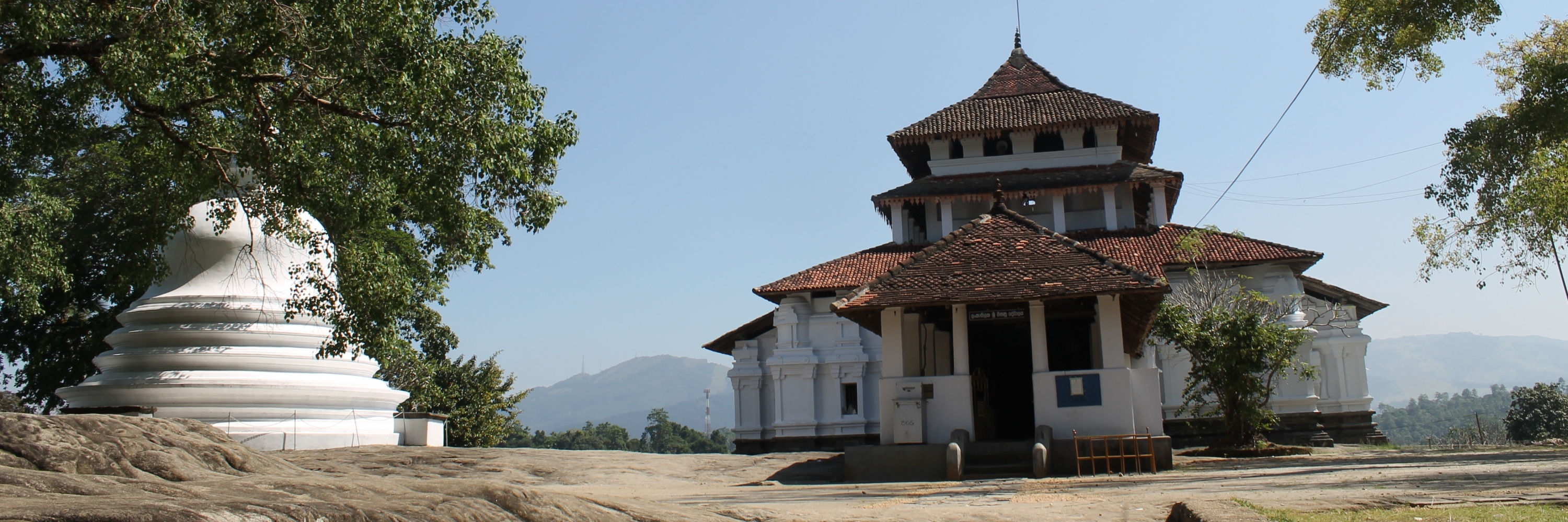 Đền Lankathilake (Lankathilake Temple)