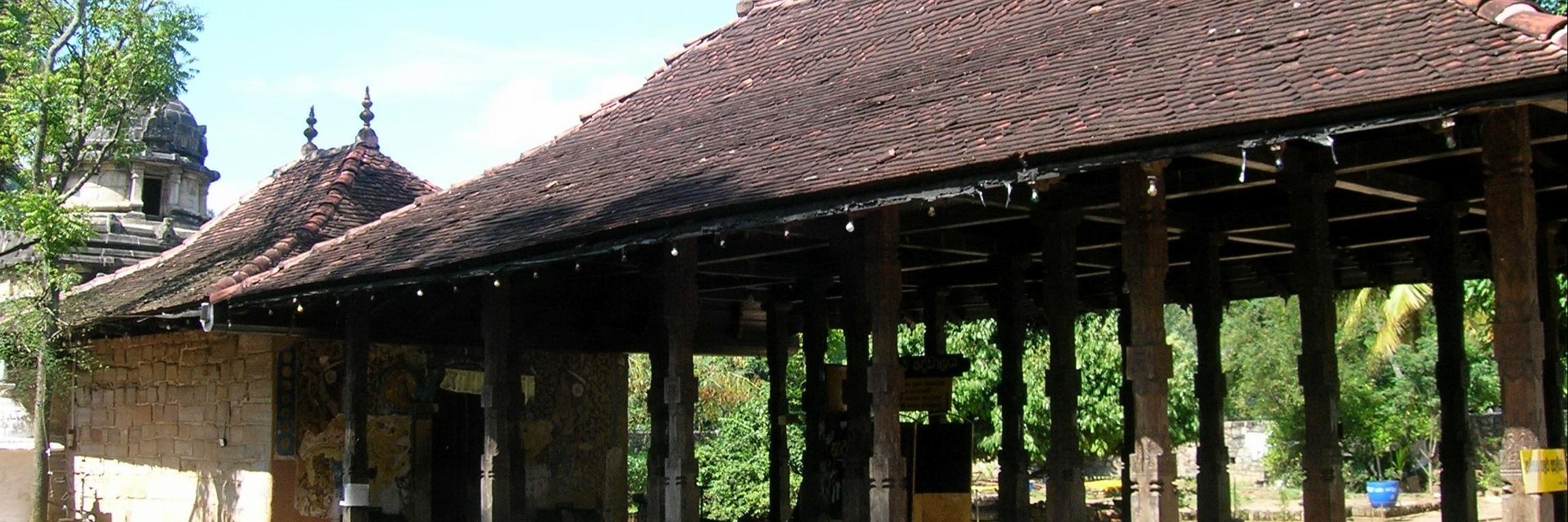 Đền Natha Devale (Natha Devale)