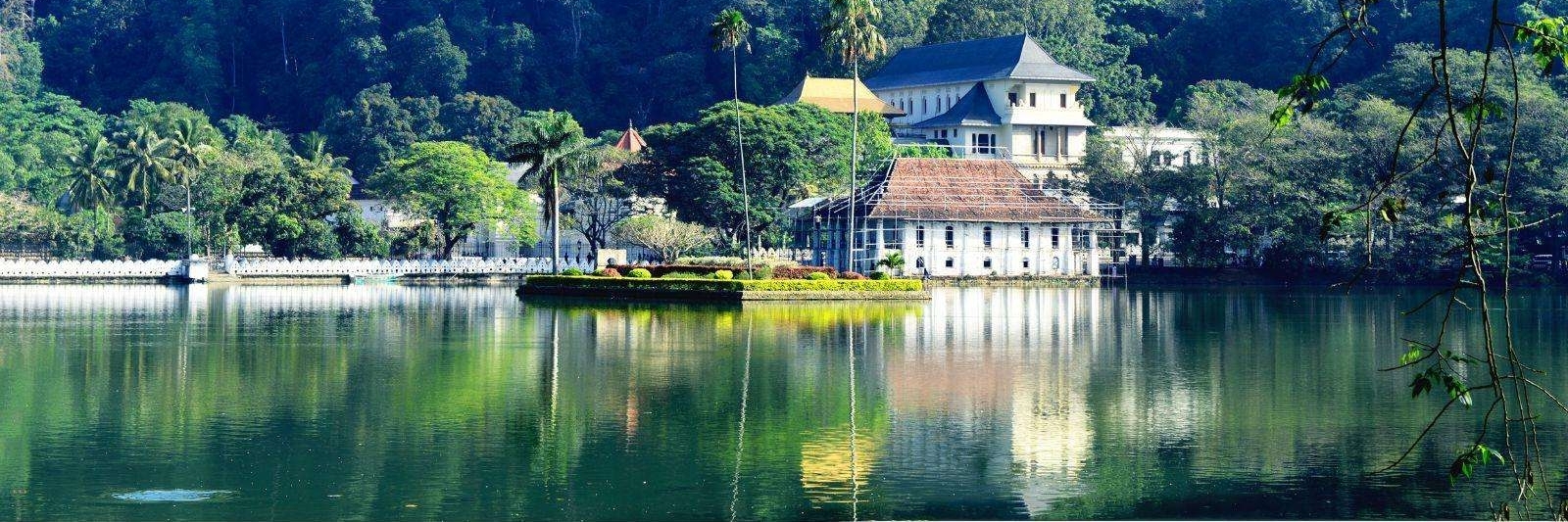 Hồ Kandy (Kandy Lake)