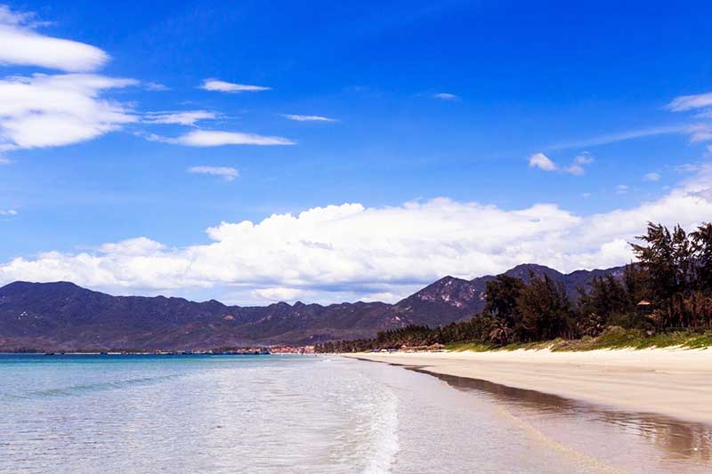 Bãi biển Dốc Lết