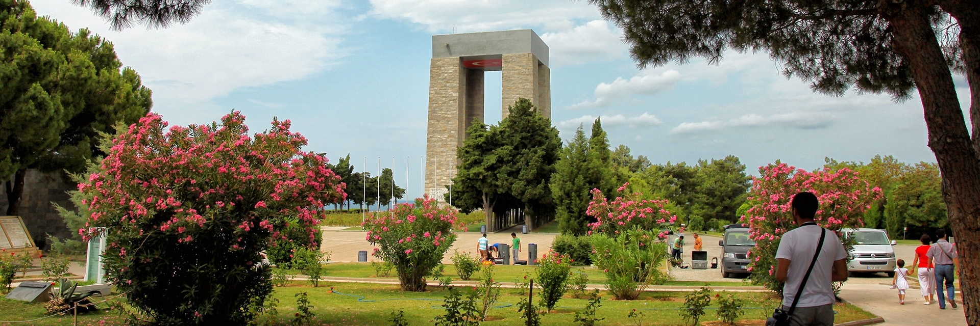 Đài tưởng niệm Canakkale Martyrs (Canakkale Martyrs Monument)