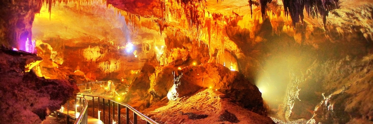 Hang động Prometheus (Prometheus Cave)