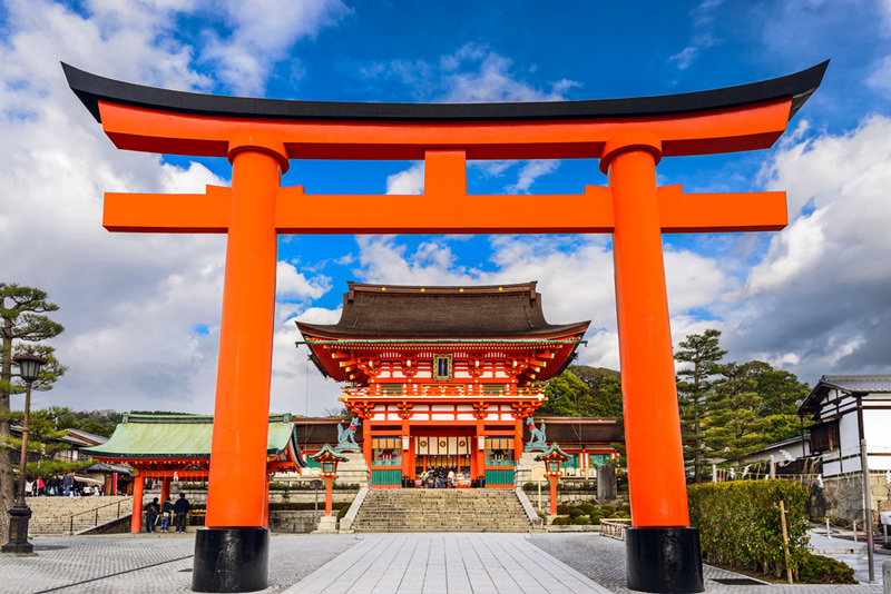 Cổng đền Fushimi Inari-taisha Shrine, Kyoto, Japan (...