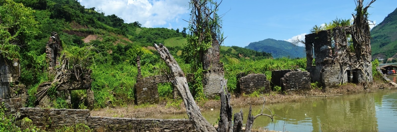 Di tích vua Thái – Đèo Văn Long