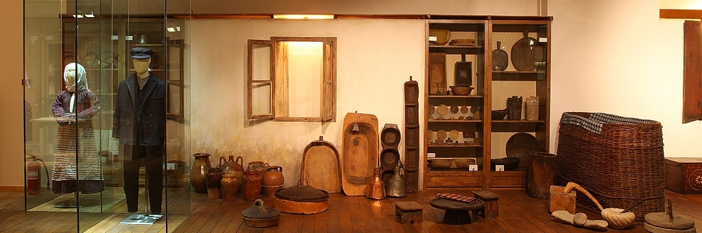 Bảo tàng lịch sử & văn hóa dân gian Larissa (Historical & Folklore Museum Larissa)