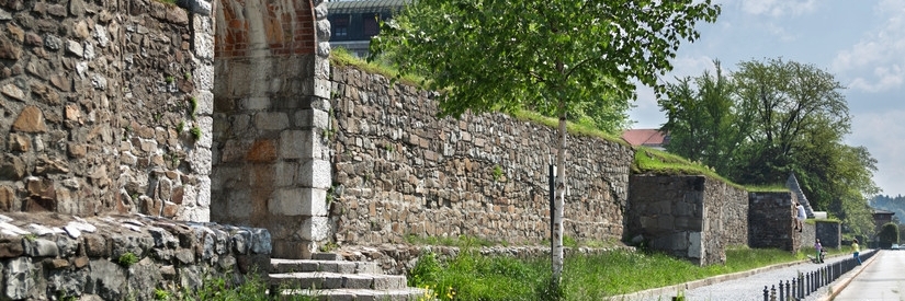 Bức tường La Mã (Roman Wall)