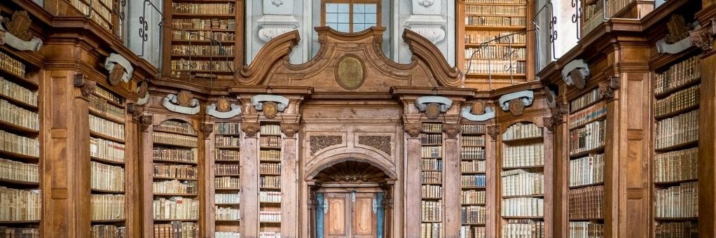 Cung điện và Thư viện chủng viện (Seminary Palace and Library)