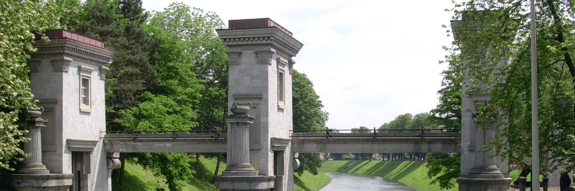 Hàng rào sông Ljubljanica (Ljubljanica River Barrier)