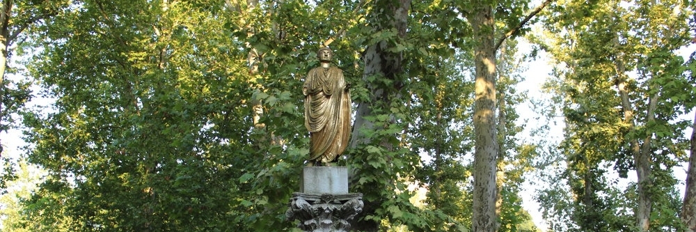 TƯỢNG EMONA (CITIZEN OF EMONA STATUE)