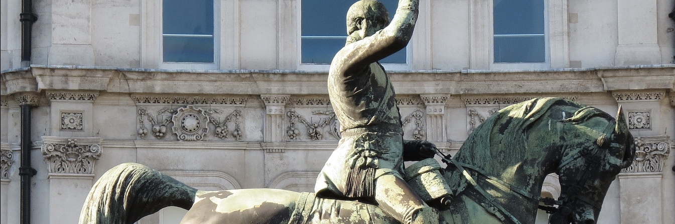 Tượng hoàng tử Albert cưỡi ngựa (Prince Albert Equestrian Statue)