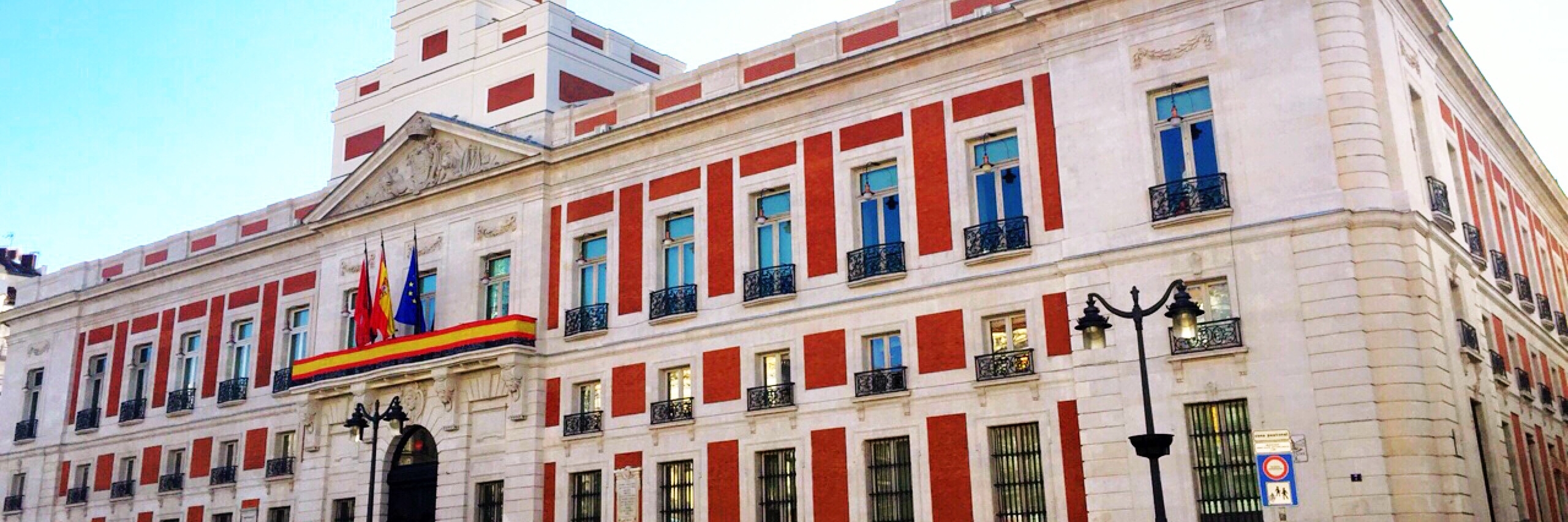 Ngôi nhà bưu điện Hoàng gia (Real Casa de Correos)