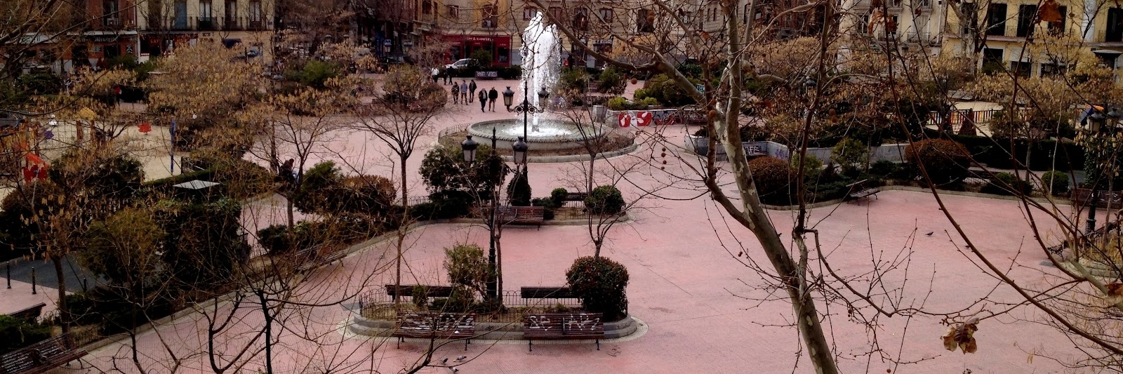 Quãng trường Olavide (Plaza de Olavide)