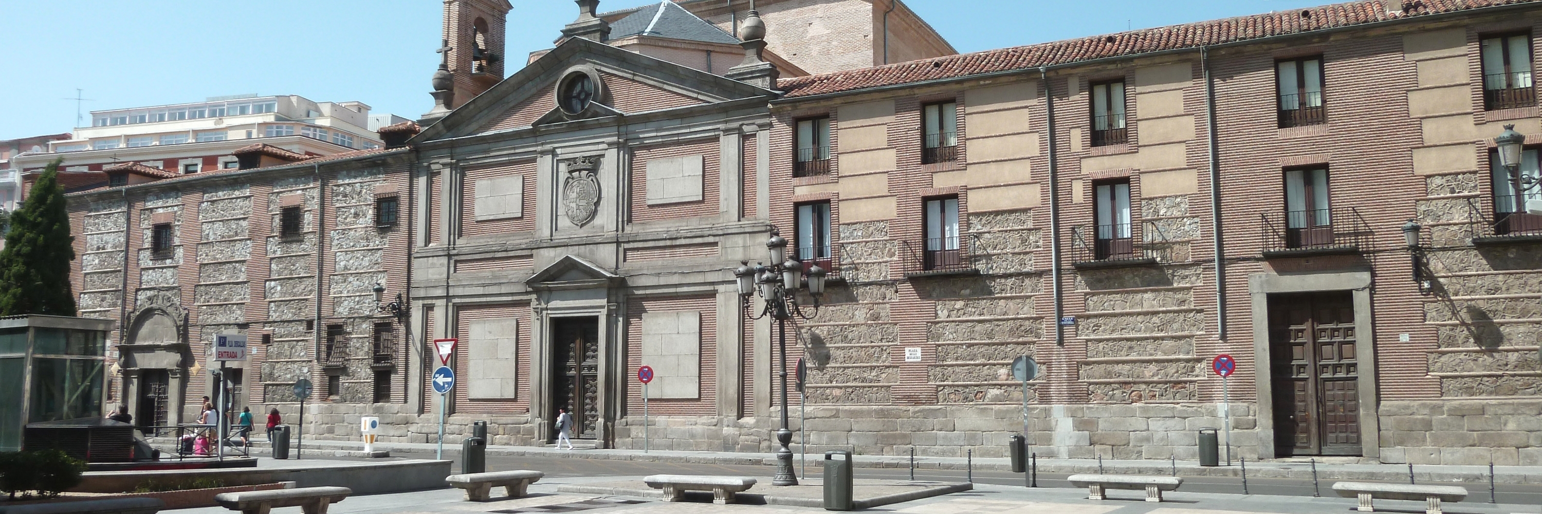 Tu viện hoàng gia Descalzas (Monasterio de las Descalzas Reales)