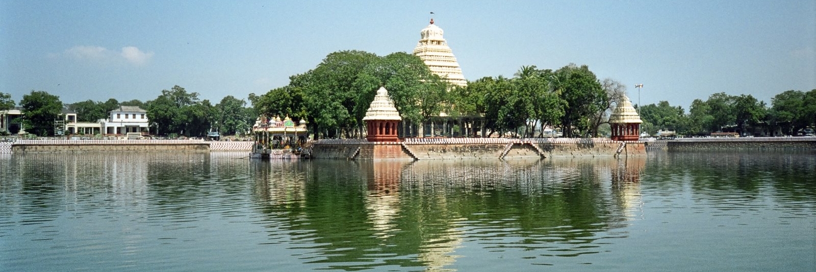 Bể Mariamman Teppakulam (Mariamman Teppakulam Tank)