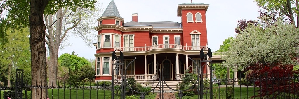 Ngôi nhà Stephen King (Stephen King’s House)