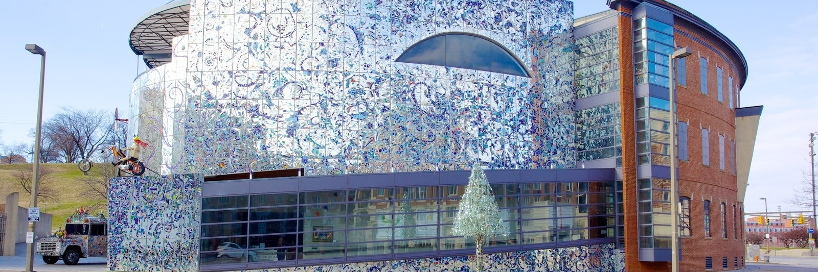 Bảo tàng nghệ thuật tầm nhìn Mỹ (American Visionary Art Museum)