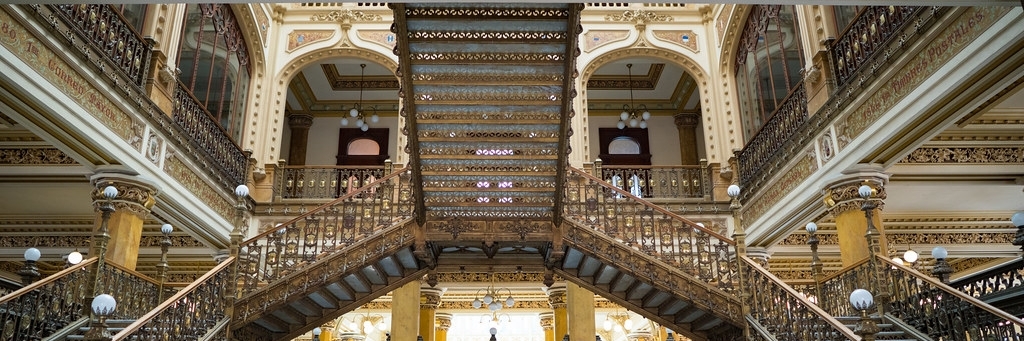 Cung điện bưu chính (Palacio Postal)